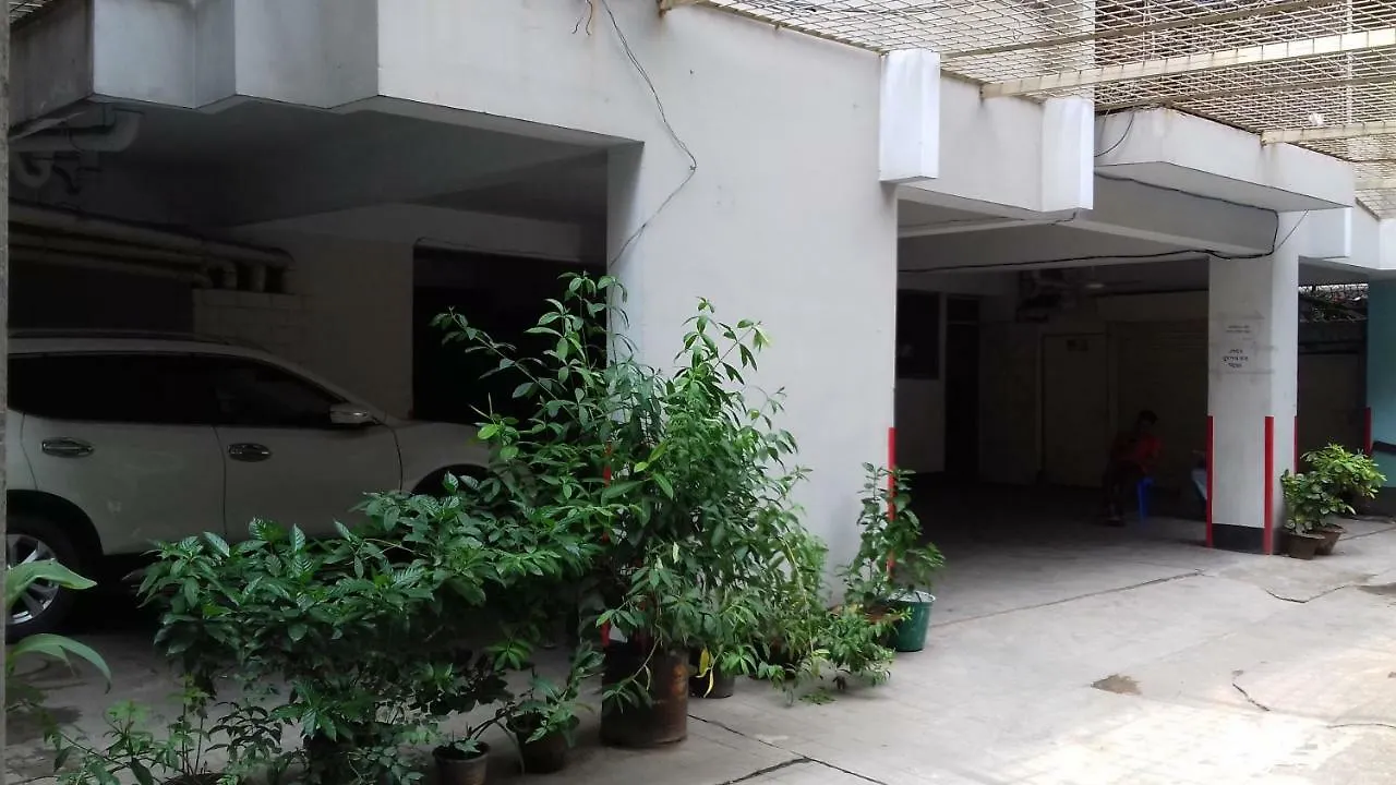 Zara Inn kontakter